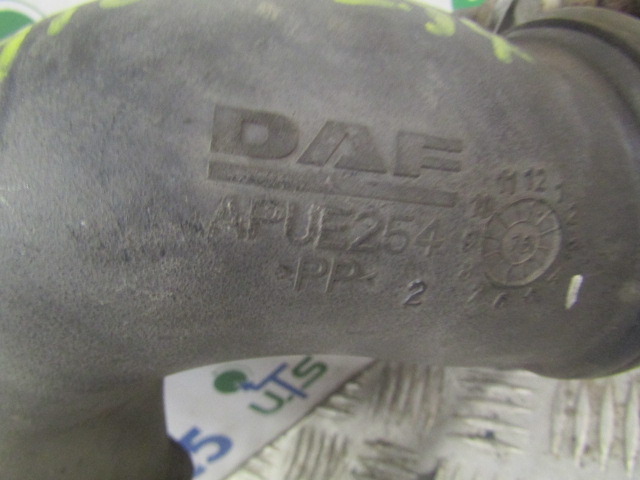 DAF LF 220 EURO 6 INTERCOOLER PIPE P/NO APUE 254 - 发动机及其零件 适用于 卡车:图2 DAF LF 220 EURO 6 INTERCOOLER PIPE P/NO APUE 254 - 发动机及其零件 适用于 卡车:图2