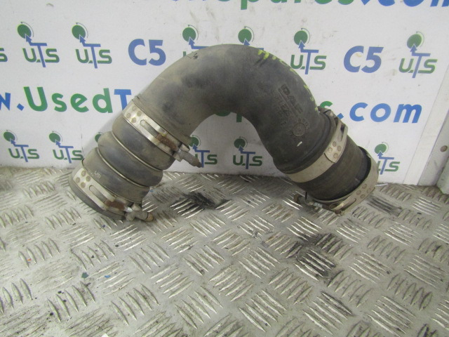 DAF LF 220 EURO 6 INTERCOOLER PIPE P/NO APUE 254 - 发动机及其零件 适用于 卡车:图1 DAF LF 220 EURO 6 INTERCOOLER PIPE P/NO APUE 254 - 发动机及其零件 适用于 卡车:图1