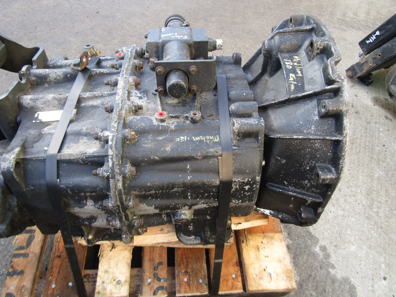 EATON 6 SPEED RENAULT MIDLUM GEARBOX TYPE FSO/5206B - 变速箱 适用于 卡车:图3 EATON 6 SPEED RENAULT MIDLUM GEARBOX TYPE FSO/5206B - 变速箱 适用于 卡车:图3