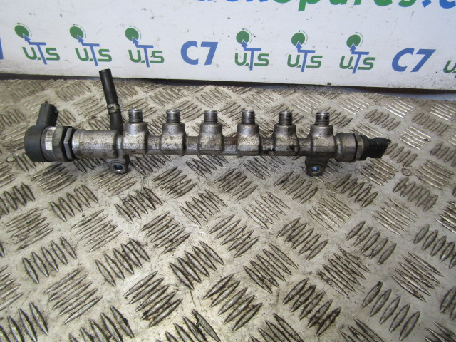 燃料系统 适用于 卡车 ISUZU N75 150 EURO 6 FUEL RAIL & SENSORS P/NO 0445 224 062:图1