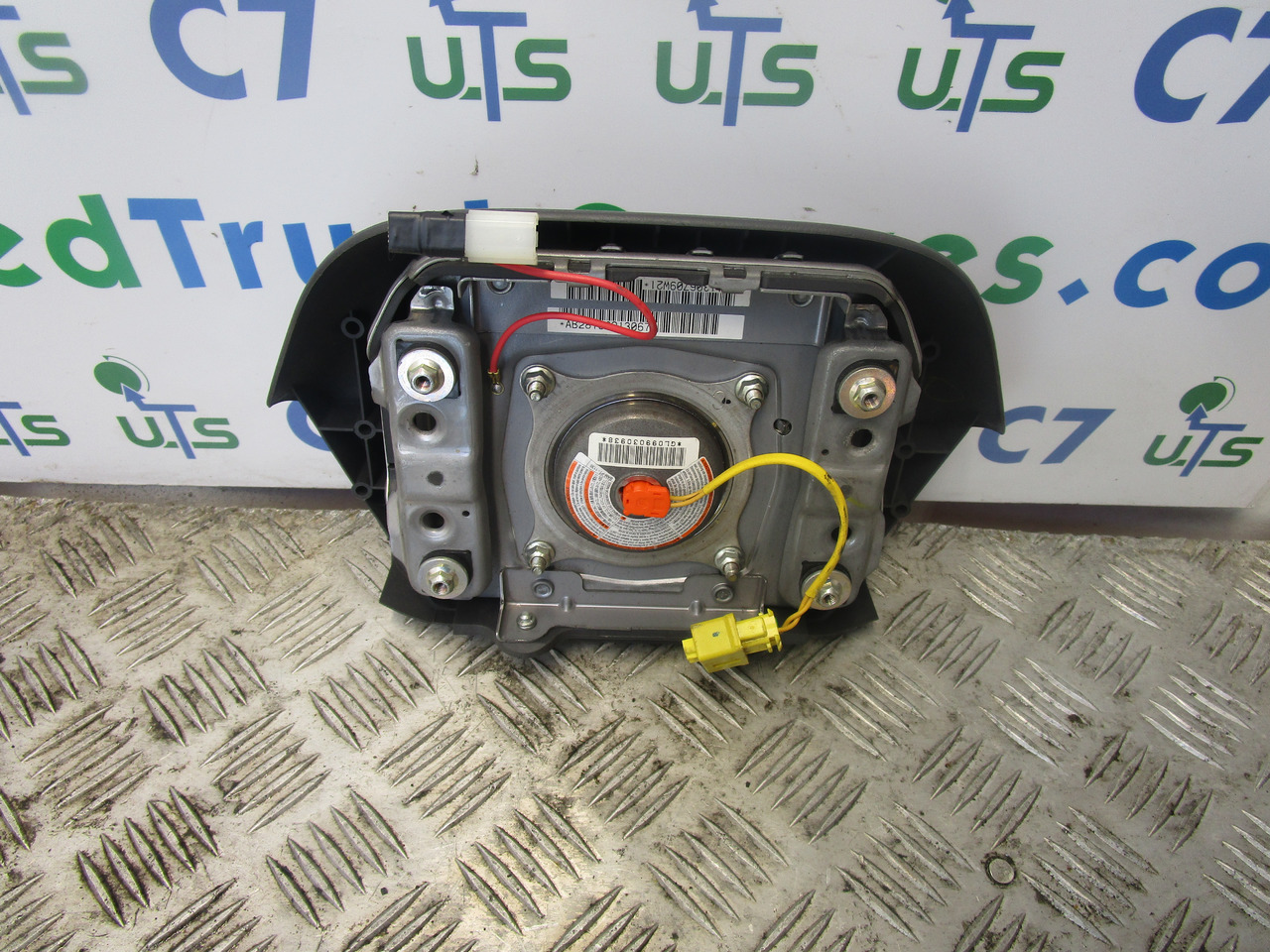 ISUZU N75 4HK1 STEERING WHEEL AIR BAG - 转向系统 适用于 卡车:图2 ISUZU N75 4HK1 STEERING WHEEL AIR BAG - 转向系统 适用于 卡车:图2