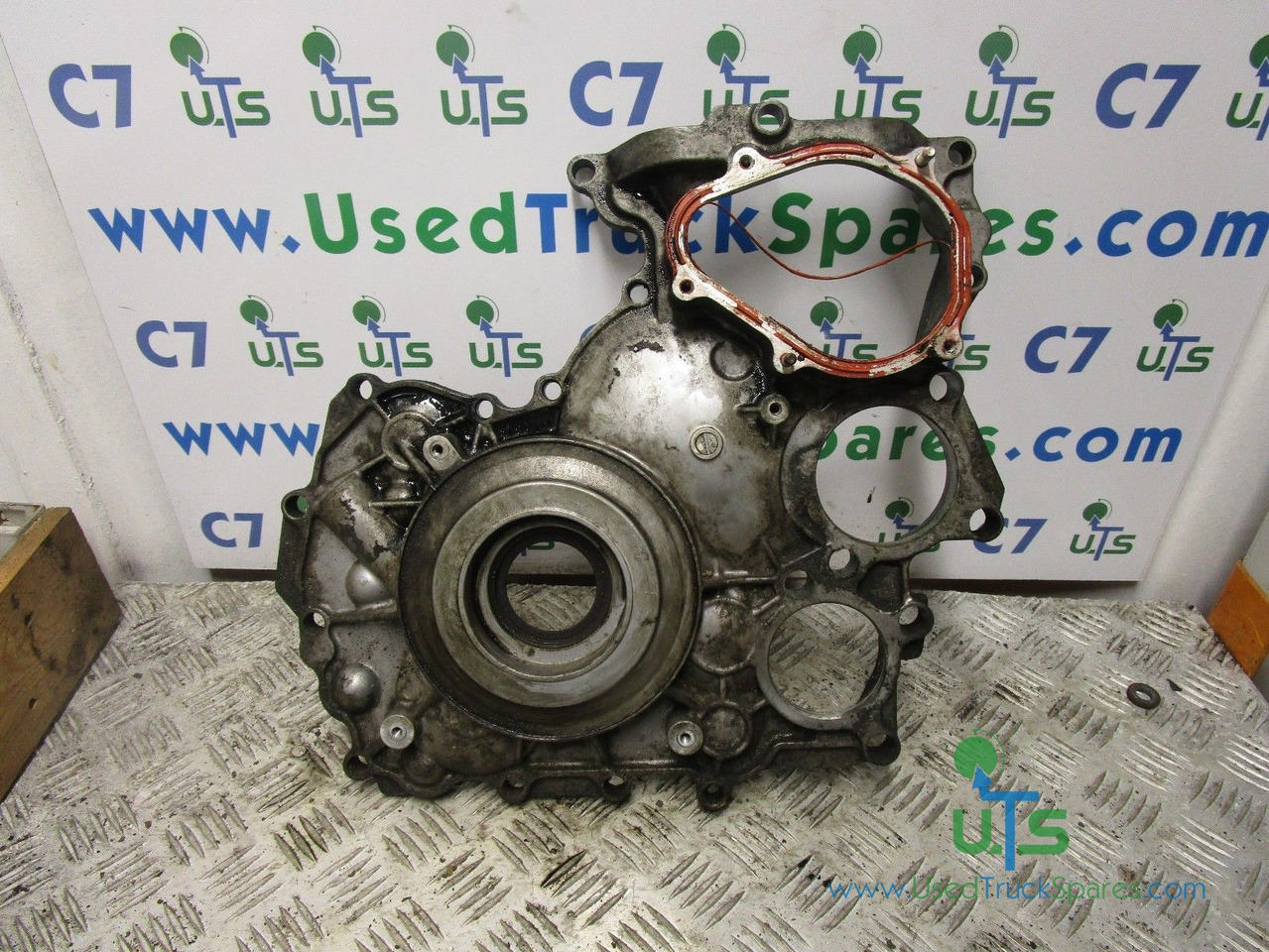 ISUZU NKR (4JJ1) OUTER TIMING COVER - 发动机及其零件 适用于 卡车:图2 ISUZU NKR (4JJ1) OUTER TIMING COVER - 发动机及其零件 适用于 卡车:图2