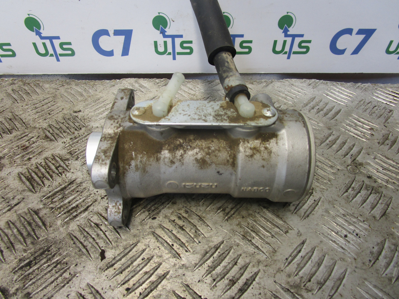 ISUZU NQR BRAKE MASTER CYLINDER - 制动零件 适用于 卡车:图1 ISUZU NQR BRAKE MASTER CYLINDER - 制动零件 适用于 卡车:图1