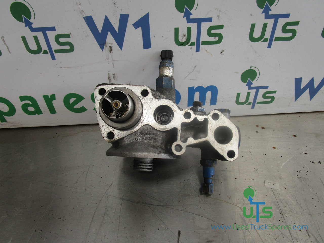 IVECO CURSOR 8 OIL FILTER HOUSING P/NO 504070785 - 发动机及其零件 适用于 卡车:图1 IVECO CURSOR 8 OIL FILTER HOUSING P/NO 504070785 - 发动机及其零件 适用于 卡车:图1