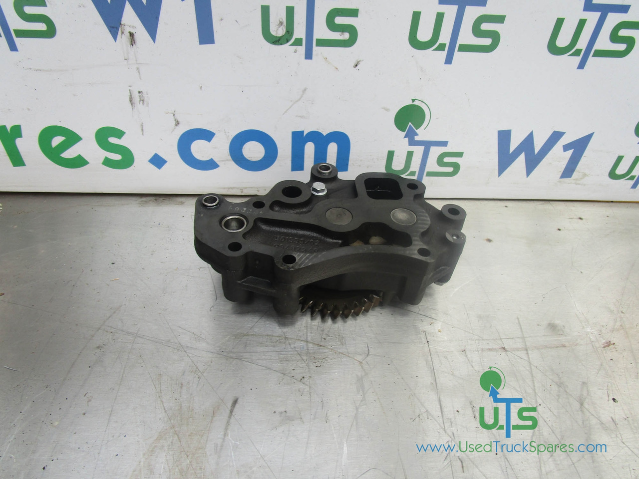 IVECO CURSOR OIL PUMP P/NO 501553/02 - 发动机及其零件 适用于 卡车:图1 IVECO CURSOR OIL PUMP P/NO 501553/02 - 发动机及其零件 适用于 卡车:图1