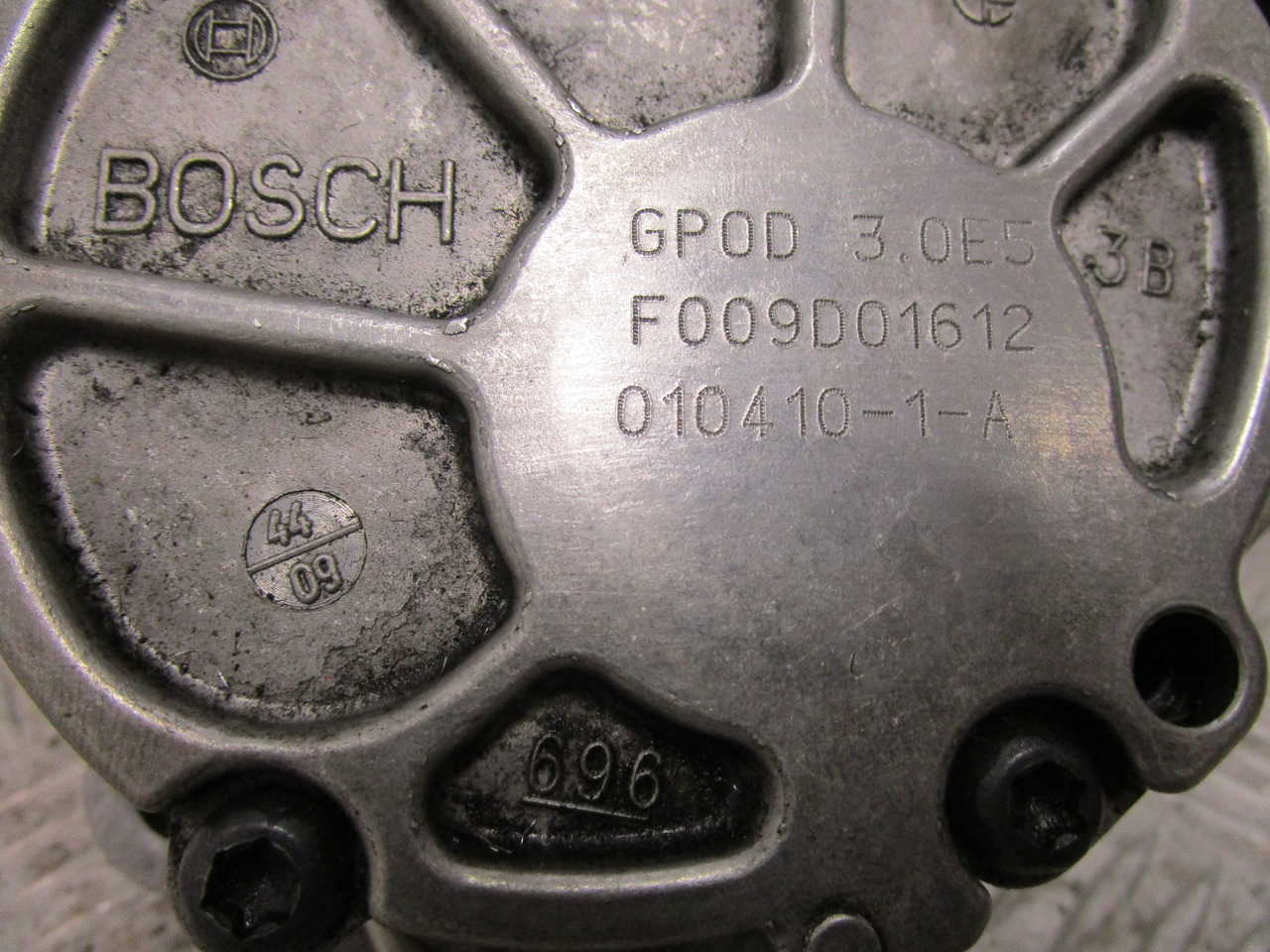 IVECO DAILY 3.0 VACUUM PUMP P/NO F009D01612 - 发动机及其零件 适用于 卡车:图2 IVECO DAILY 3.0 VACUUM PUMP P/NO F009D01612 - 发动机及其零件 适用于 卡车:图2