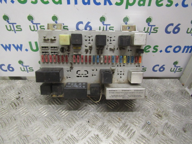 MAN 18.225 (2000 SERIES) FUSE BOARD P/NO 81.25444.6060 - 电气系统 适用于 卡车:图1 MAN 18.225 (2000 SERIES) FUSE BOARD P/NO 81.25444.6060 - 电气系统 适用于 卡车:图1