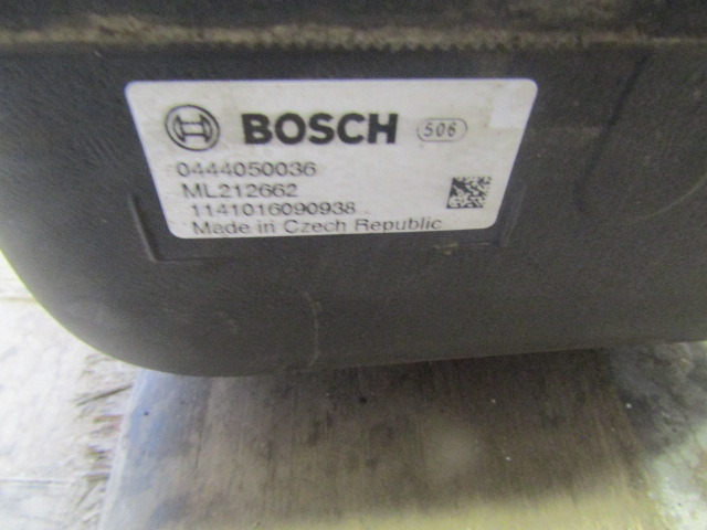 MITSUBISHI FUSO 7C15 AD BLUE TANK COMPLETE P/NO ML212662 - 燃料箱 适用于 卡车:图3 MITSUBISHI FUSO 7C15 AD BLUE TANK COMPLETE P/NO ML212662 - 燃料箱 适用于 卡车:图3