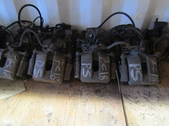MITSUBISHI FUSO FRONT BRAKE CALIPERS RH/LH/TOP/BOTTOM - 制动零件 适用于 卡车:图4 MITSUBISHI FUSO FRONT BRAKE CALIPERS RH/LH/TOP/BOTTOM - 制动零件 适用于 卡车:图4