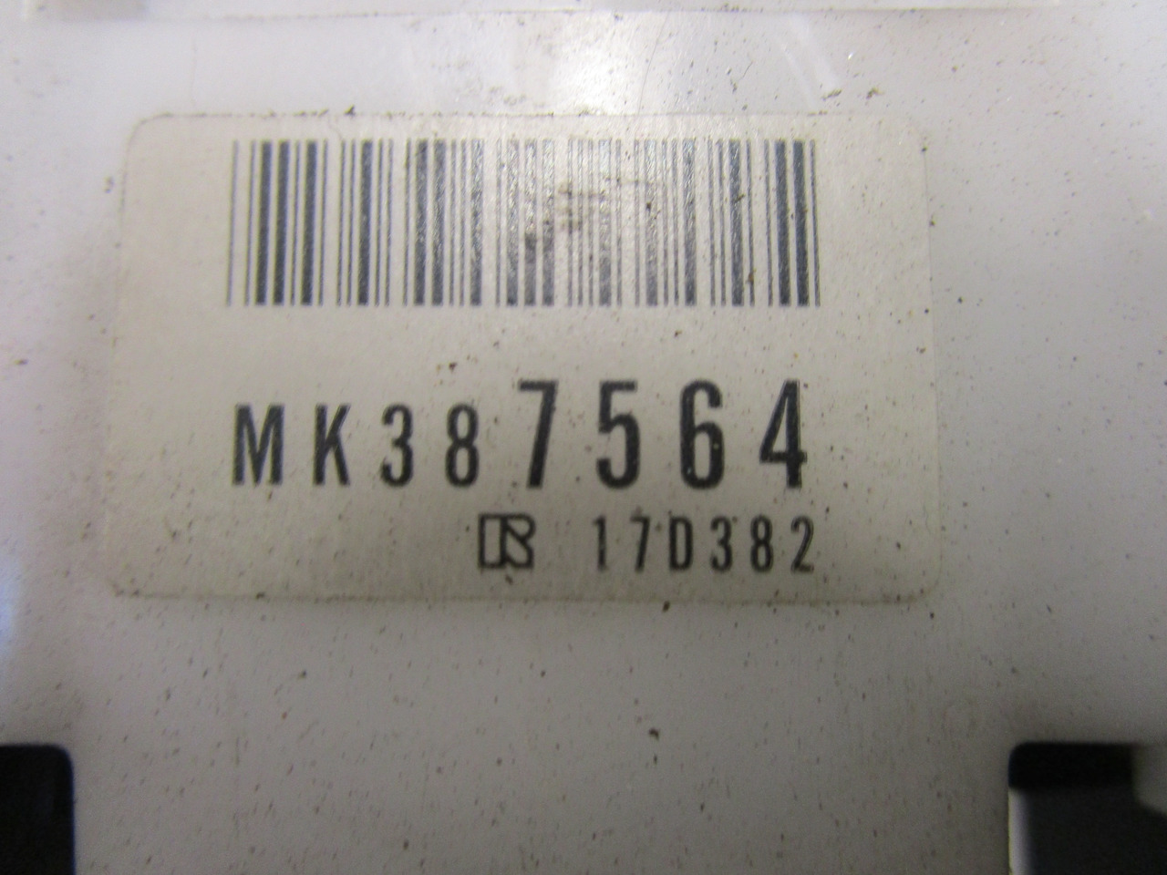 MITSUBISHI FUSO INDICATOR/WIPER STALK P/NO MK387564 - 驾驶室和内部 适用于 卡车:图2 MITSUBISHI FUSO INDICATOR/WIPER STALK P/NO MK387564 - 驾驶室和内部 适用于 卡车:图2