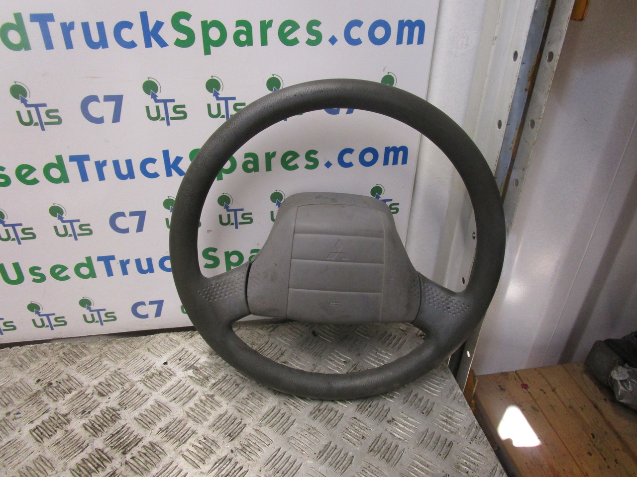 MITSUBISHI FUSO STEERING WHEEL - 转向系统 适用于 卡车:图1 MITSUBISHI FUSO STEERING WHEEL - 转向系统 适用于 卡车:图1