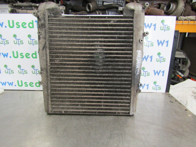 RENAULT MIDLUM 180 DCI INTERCOOLER P/NO 5010315783 - 散热器 适用于 卡车:图1 RENAULT MIDLUM 180 DCI INTERCOOLER P/NO 5010315783 - 散热器 适用于 卡车:图1
