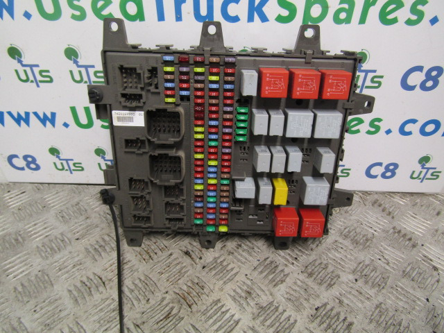 RENAULT MIDLUM DXI FUSE BOARD P/NO 7421169993-01 - 电气系统 适用于 卡车:图1 RENAULT MIDLUM DXI FUSE BOARD P/NO 7421169993-01 - 电气系统 适用于 卡车:图1