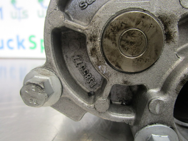 SCANIA 124 420 DC1203 OIL PUMP P/NO 3 - 发动机及其零件 适用于 卡车:图2 SCANIA 124 420 DC1203 OIL PUMP P/NO 3 - 发动机及其零件 适用于 卡车:图2