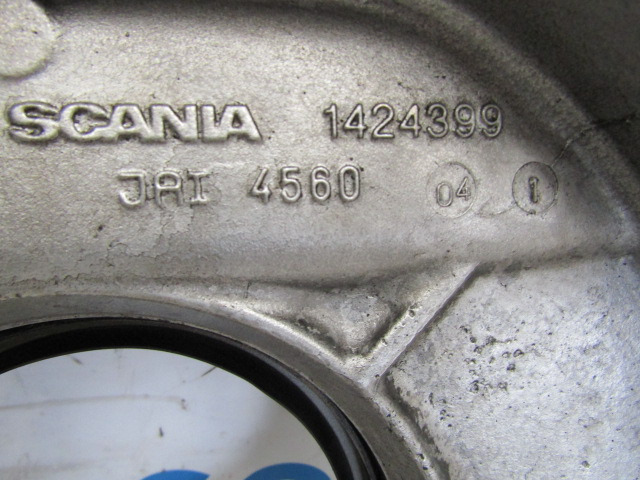 SCANIA 144/164 V8 FRONT CRANK CASE COVER P/NO 1424399 - 发动机及其零件 适用于 卡车:图2 SCANIA 144/164 V8 FRONT CRANK CASE COVER P/NO 1424399 - 发动机及其零件 适用于 卡车:图2