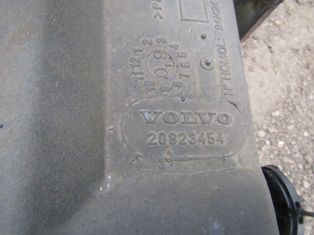 VOLVO FE FUEL TANK 300 LITRE P/NO 20823454 - 燃料箱 适用于 卡车:图3 VOLVO FE FUEL TANK 300 LITRE P/NO 20823454 - 燃料箱 适用于 卡车:图3