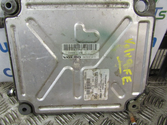 VOLVO FE240 D7E ENGINE ECU P/NO 6010000 P06 / VOLVO 0499533 D7E - ECU 适用于 卡车:图1 VOLVO FE240 D7E ENGINE ECU P/NO 6010000 P06 / VOLVO 0499533 D7E - ECU 适用于 卡车:图1