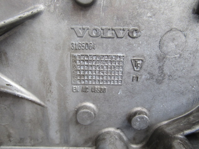 VOLVO FH D12 D FRONT TIMING COVER P/NO 3165064 - 发动机及其零件 适用于 卡车:图2 VOLVO FH D12 D FRONT TIMING COVER P/NO 3165064 - 发动机及其零件 适用于 卡车:图2