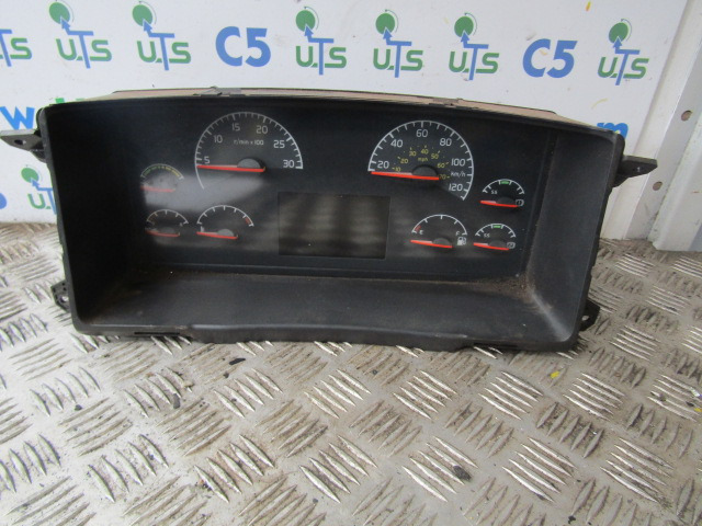 VOLVO FH13 CLOCK CLUSTER P/NO 20739275-P01 - 驾驶室和内部 适用于 卡车:图1 VOLVO FH13 CLOCK CLUSTER P/NO 20739275-P01 - 驾驶室和内部 适用于 卡车:图1