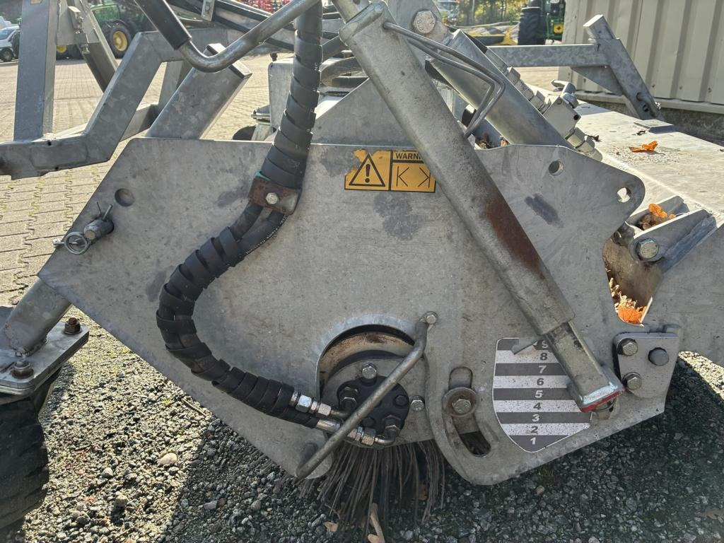 Fliegl KEH230/600 - 割草机:图4 Fliegl KEH230/600 - 割草机:图4