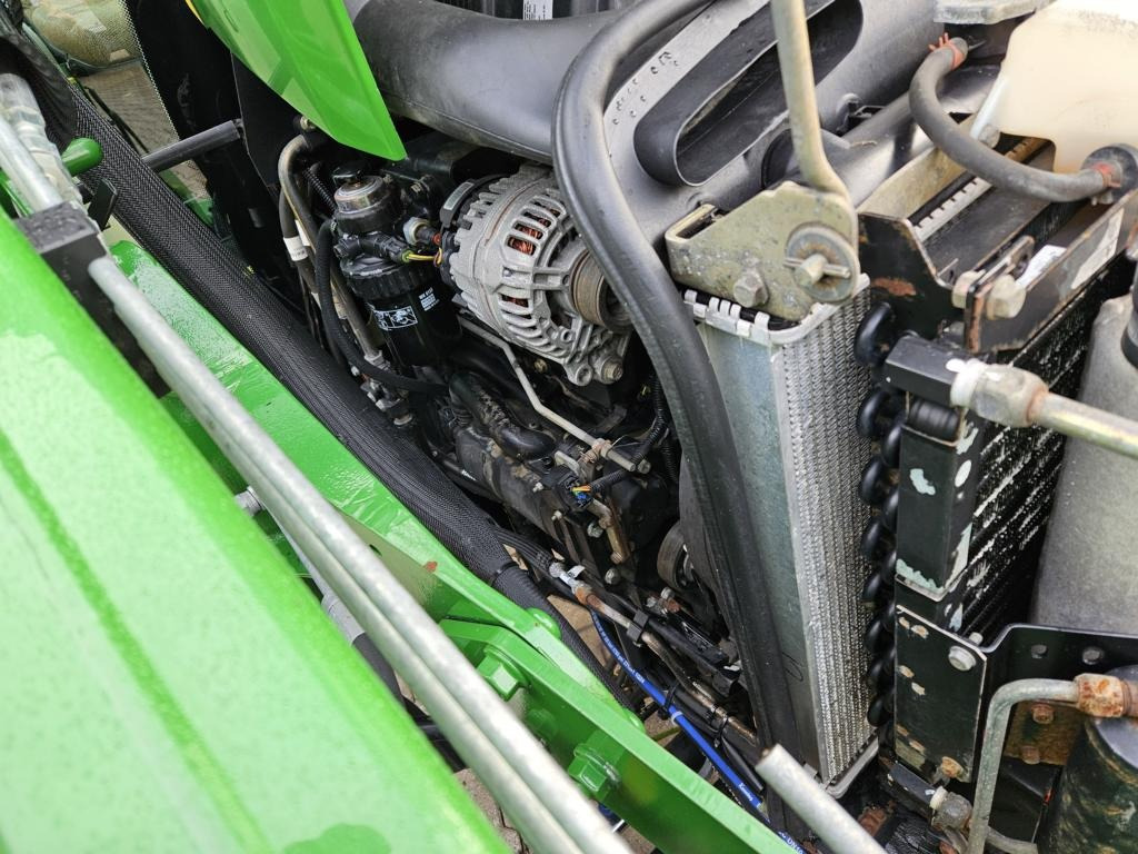 John Deere 4720 - 市政牵引车:图3 John Deere 4720 - 市政牵引车:图3