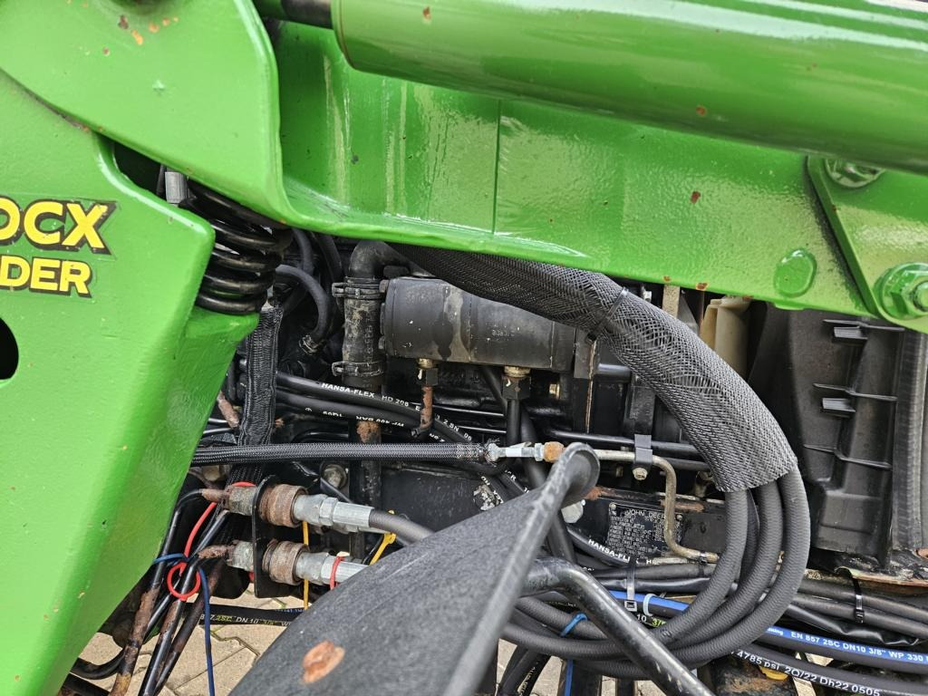 John Deere 4720 - 市政牵引车:图2 John Deere 4720 - 市政牵引车:图2