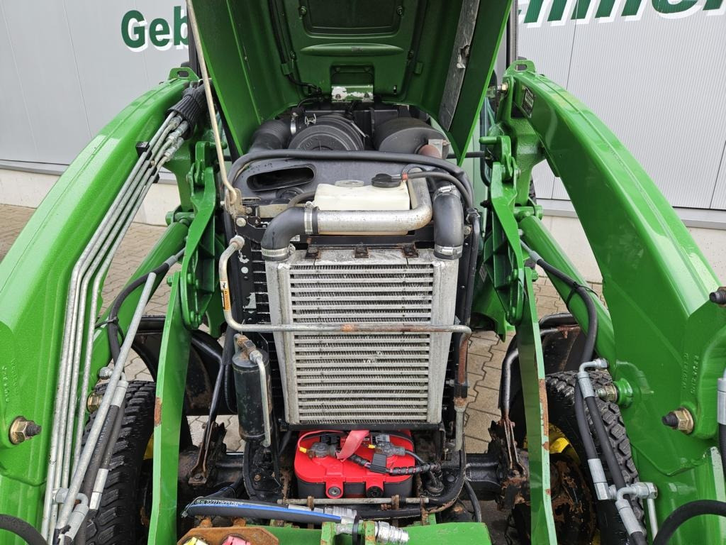 John Deere 4720 - 市政牵引车:图4 John Deere 4720 - 市政牵引车:图4