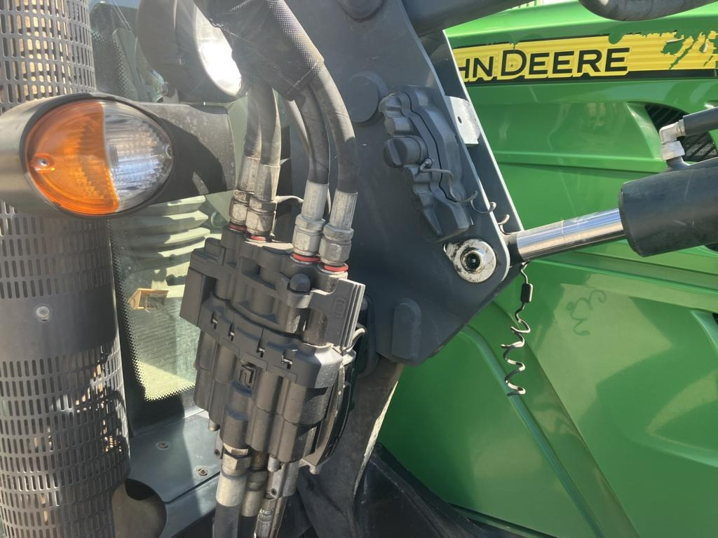 John Deere 6125R - 拖拉机:图2 John Deere 6125R - 拖拉机:图2