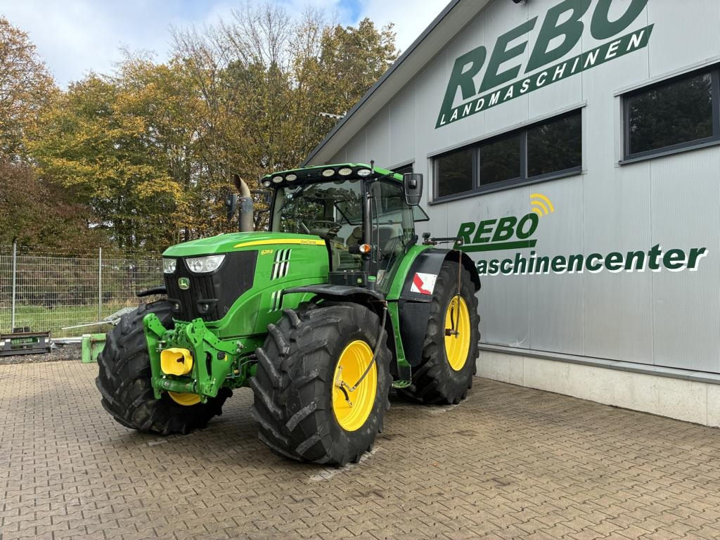 John Deere 6215R - 拖拉机:图1 John Deere 6215R - 拖拉机:图1