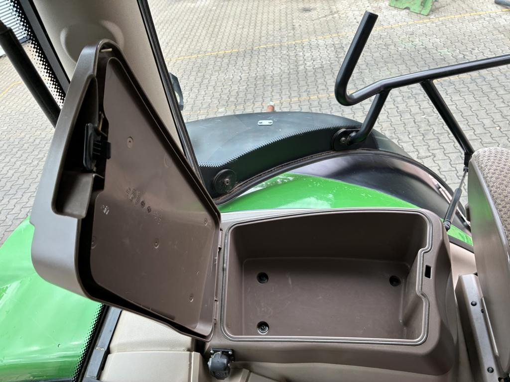 John Deere 6215R - 拖拉机:图3 John Deere 6215R - 拖拉机:图3