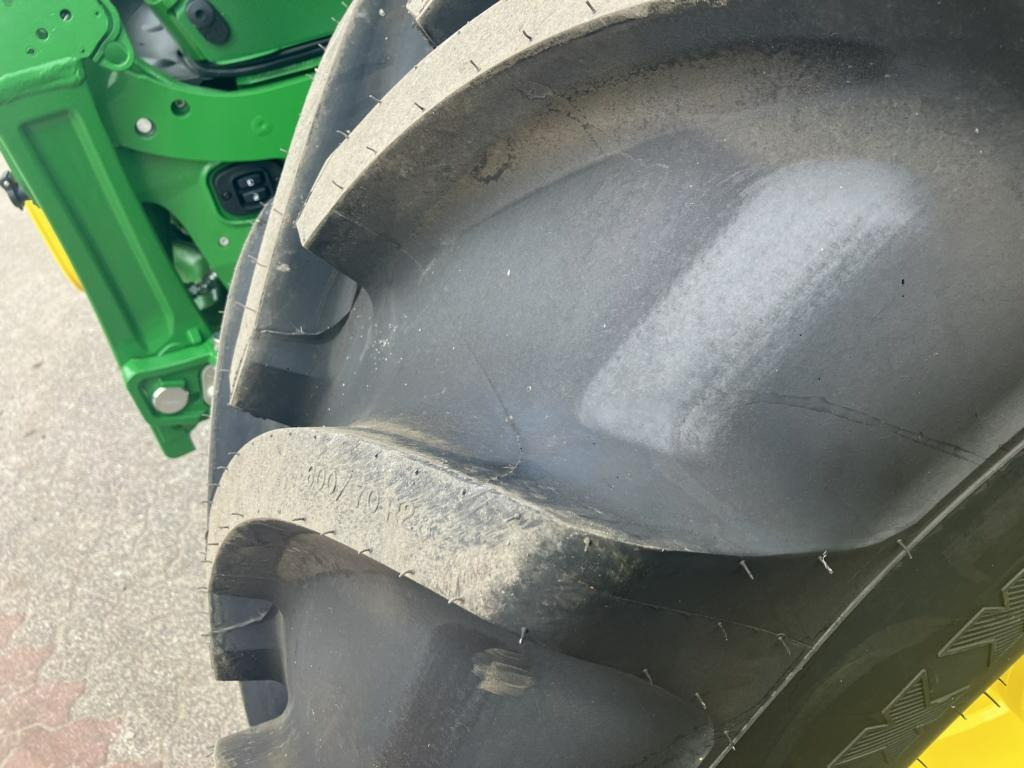John Deere 6R215 - 拖拉机:图2 John Deere 6R215 - 拖拉机:图2