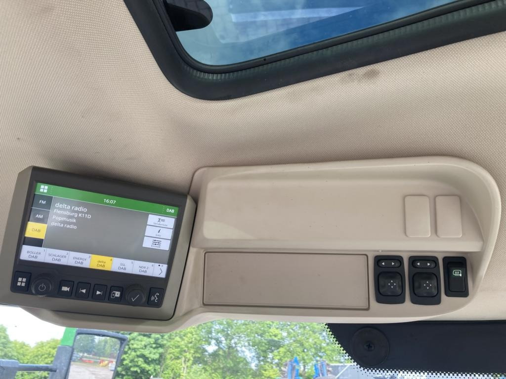 John Deere 6R230 - 拖拉机:图2 John Deere 6R230 - 拖拉机:图2