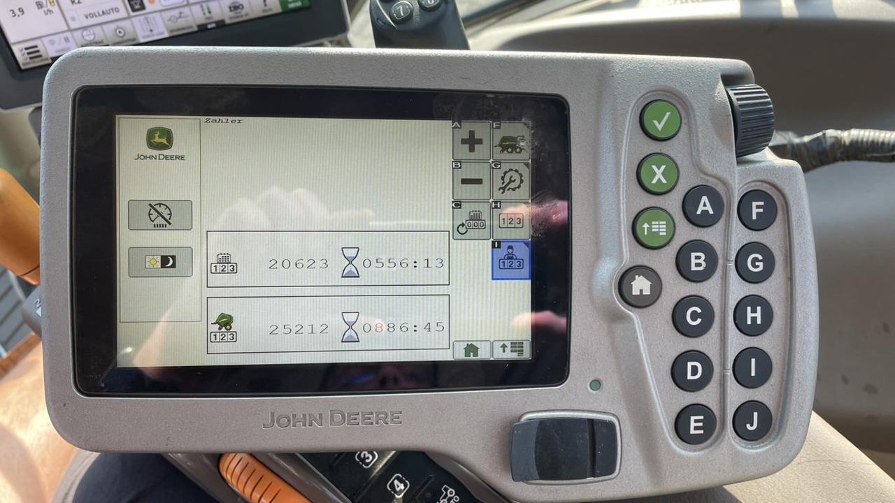 John Deere C441R - 干草和饲料设备:图2 John Deere C441R - 干草和饲料设备:图2
