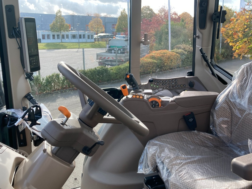 John Deere TRAKTOR 6120M MIT KABINE - 拖拉机:图4 John Deere TRAKTOR 6120M MIT KABINE - 拖拉机:图4