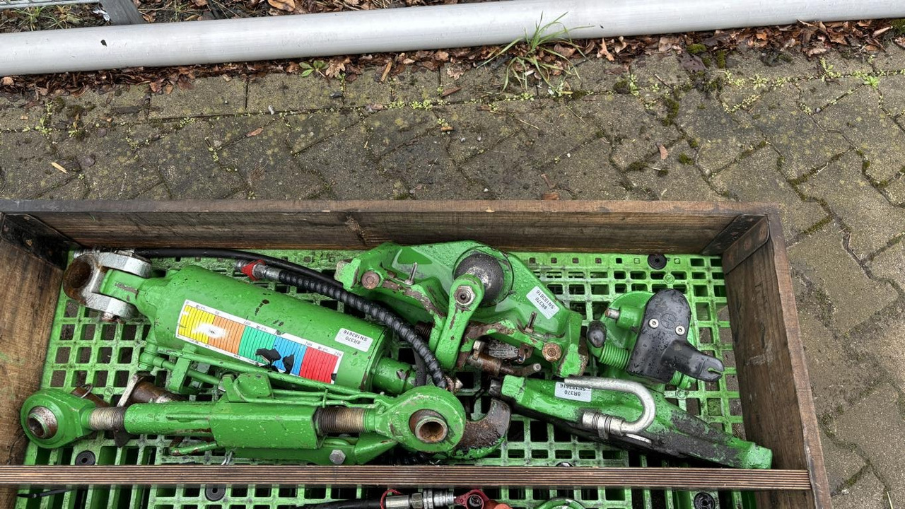 John Deere TRAKTOR 8R370 - 拖拉机:图2 John Deere TRAKTOR 8R370 - 拖拉机:图2