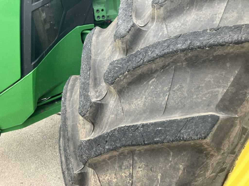 John Deere TRAKTOR 8R410 - 拖拉机:图2 John Deere TRAKTOR 8R410 - 拖拉机:图2