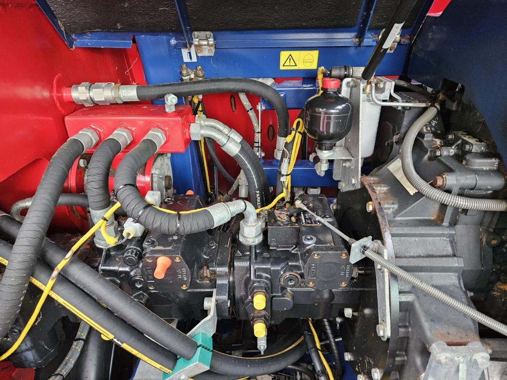 Mayer VM-14 SELBSTFAHRER MONO - 饲料搅拌车:图4 Mayer VM-14 SELBSTFAHRER MONO - 饲料搅拌车:图4