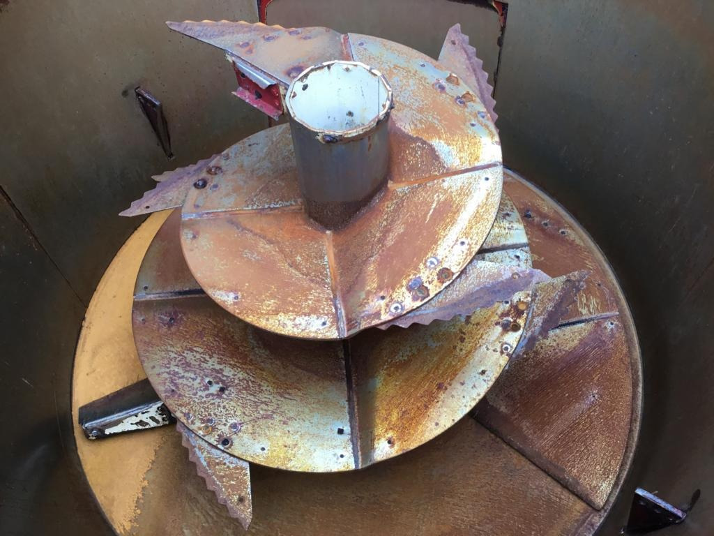 Strautmann VERTI-MIX 1251 - 饲料搅拌车:图4 Strautmann VERTI-MIX 1251 - 饲料搅拌车:图4