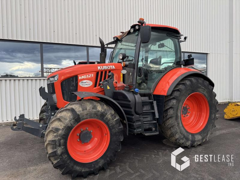 Kubota M6121 - 拖拉机:图1 Kubota M6121 - 拖拉机:图1