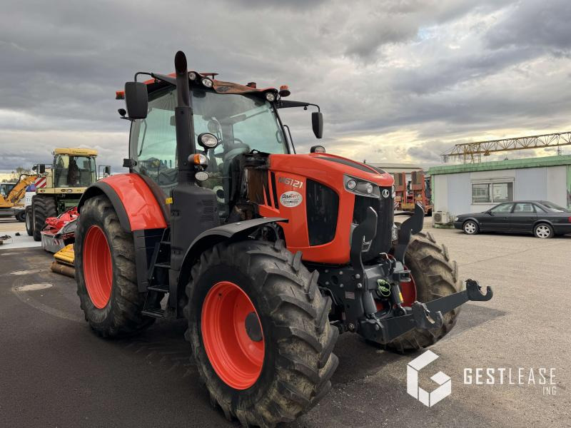 Kubota M6121 - 拖拉机:图4 Kubota M6121 - 拖拉机:图4