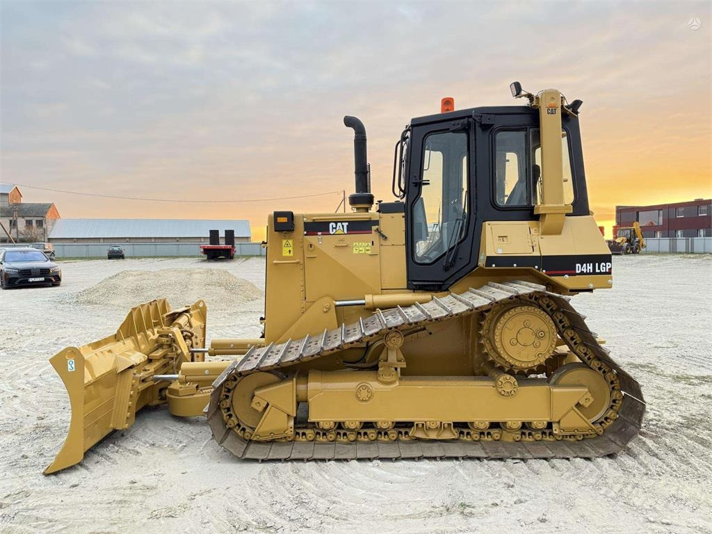 CAT D4H LGP USA MADE - 推土机:图2 CAT D4H LGP USA MADE - 推土机:图2