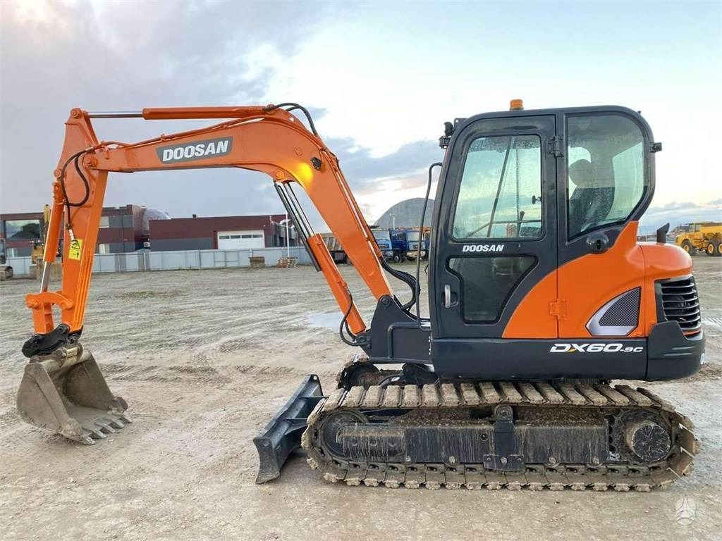 Doosan DX 60 C  - 小型挖掘机:图2 Doosan DX 60 C  - 小型挖掘机:图2