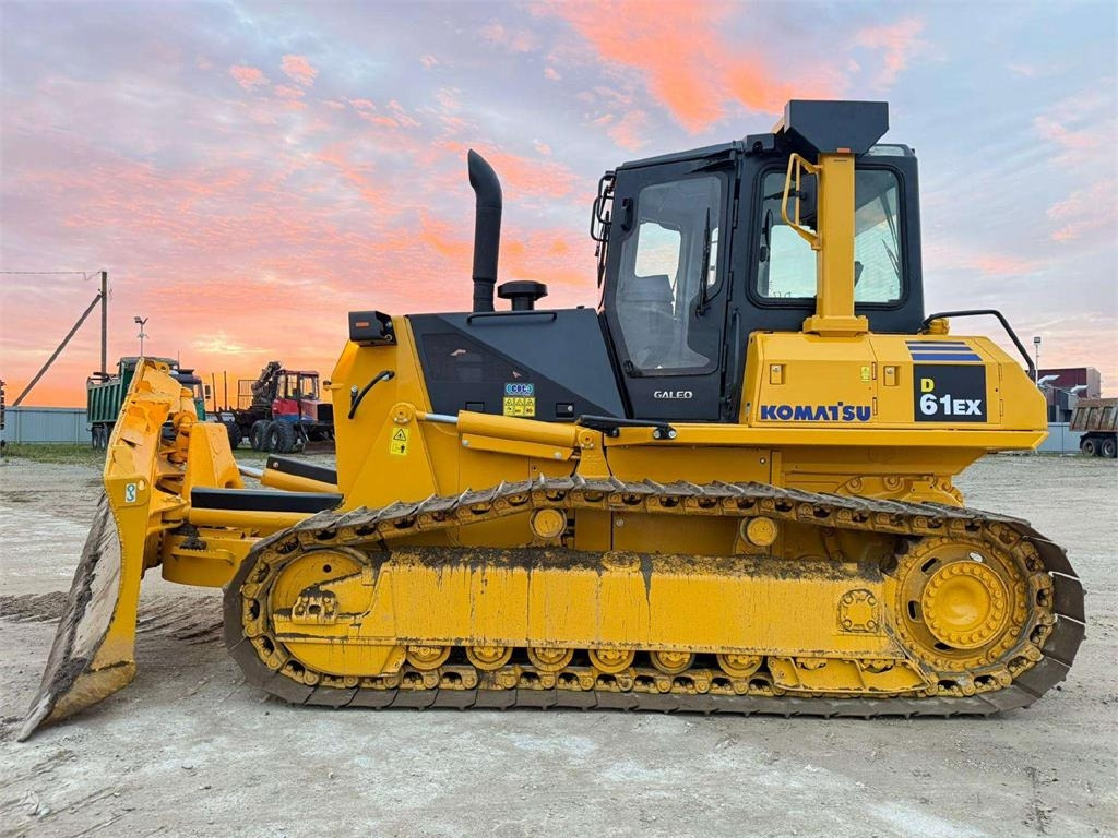 Komatsu D61EX-15EO - 推土机:图2 Komatsu D61EX-15EO - 推土机:图2