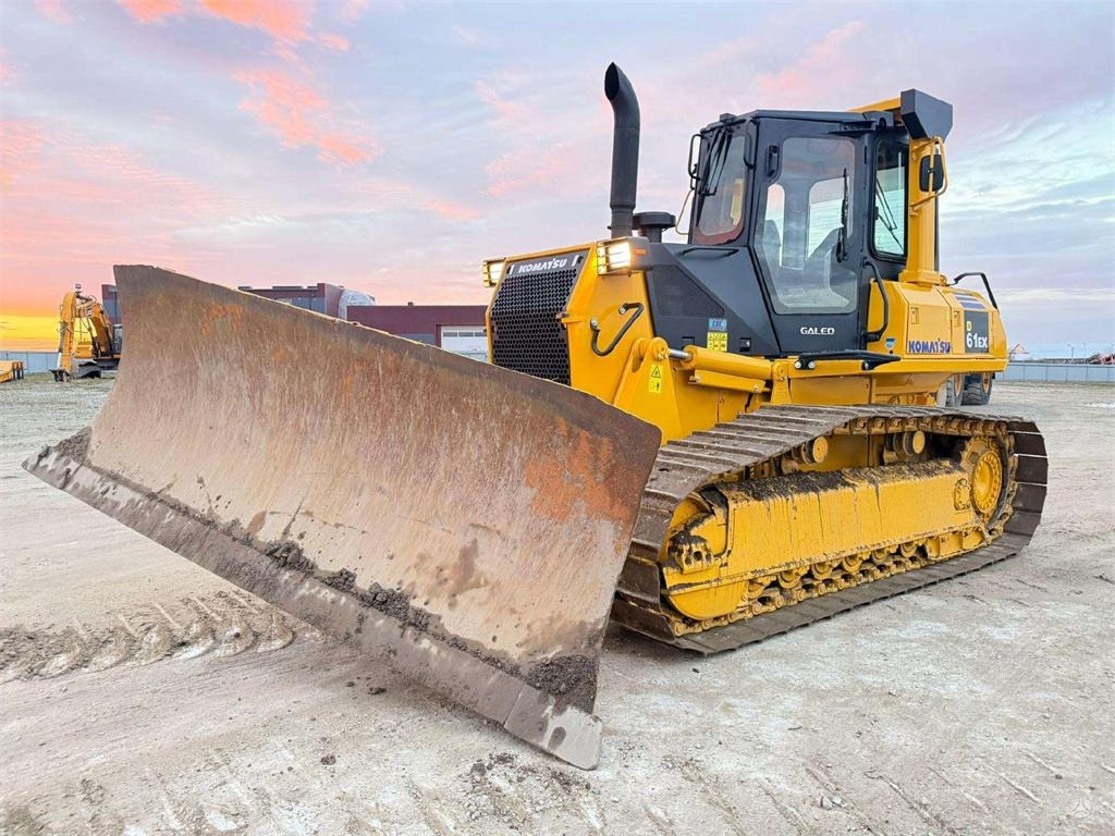 Komatsu D61EX-15EO - 推土机:图1 Komatsu D61EX-15EO - 推土机:图1