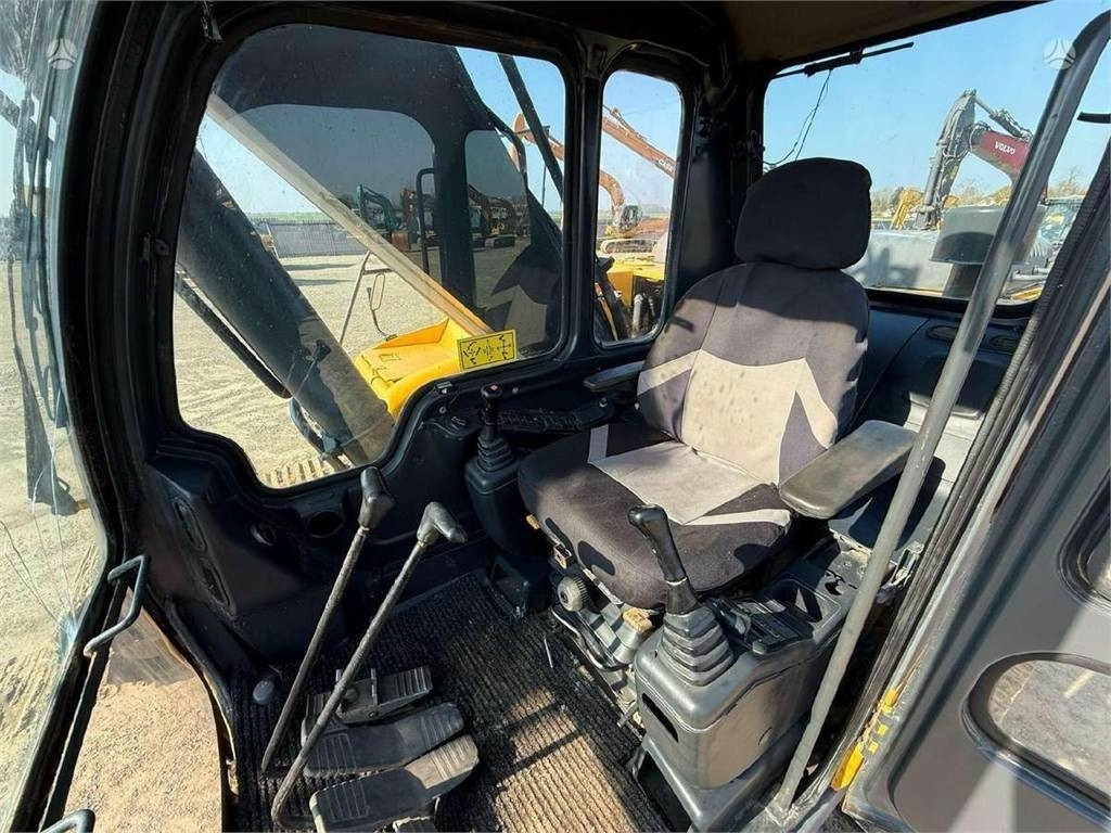履带式挖掘机 Volvo EC 240 LC:图24 履带式挖掘机 Volvo EC 240 LC:图24