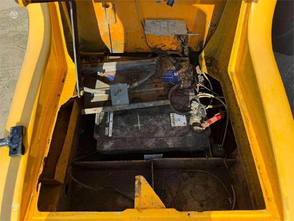 履带式挖掘机 Volvo EC 240 LC:图13 履带式挖掘机 Volvo EC 240 LC:图13