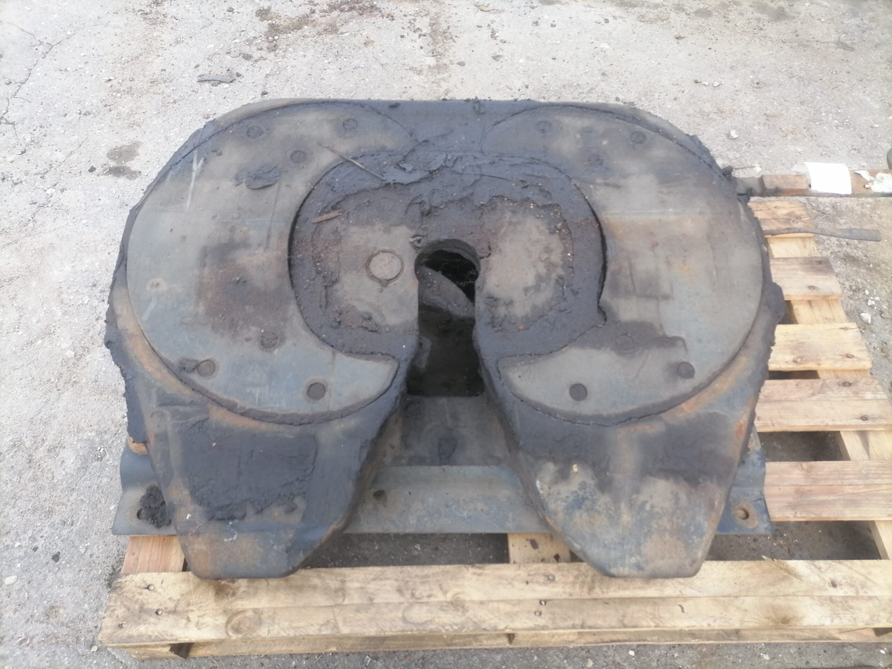 MAN Fifht wheel 662131013 - 备用轮联轴器 适用于 卡车:图3 MAN Fifht wheel 662131013 - 备用轮联轴器 适用于 卡车:图3