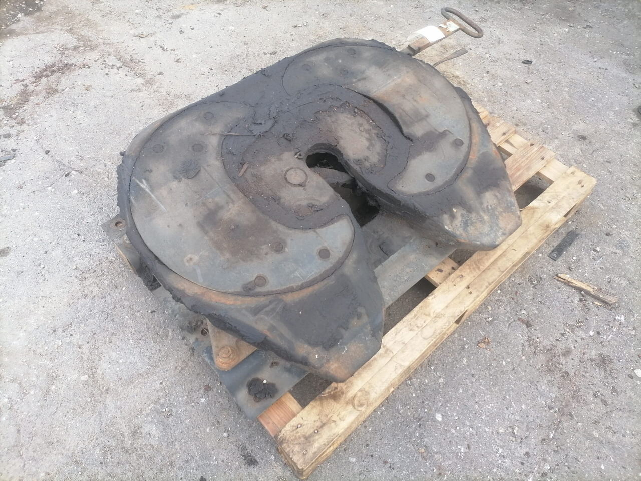 MAN Fifht wheel 662131013 - 备用轮联轴器 适用于 卡车:图2 MAN Fifht wheel 662131013 - 备用轮联轴器 适用于 卡车:图2