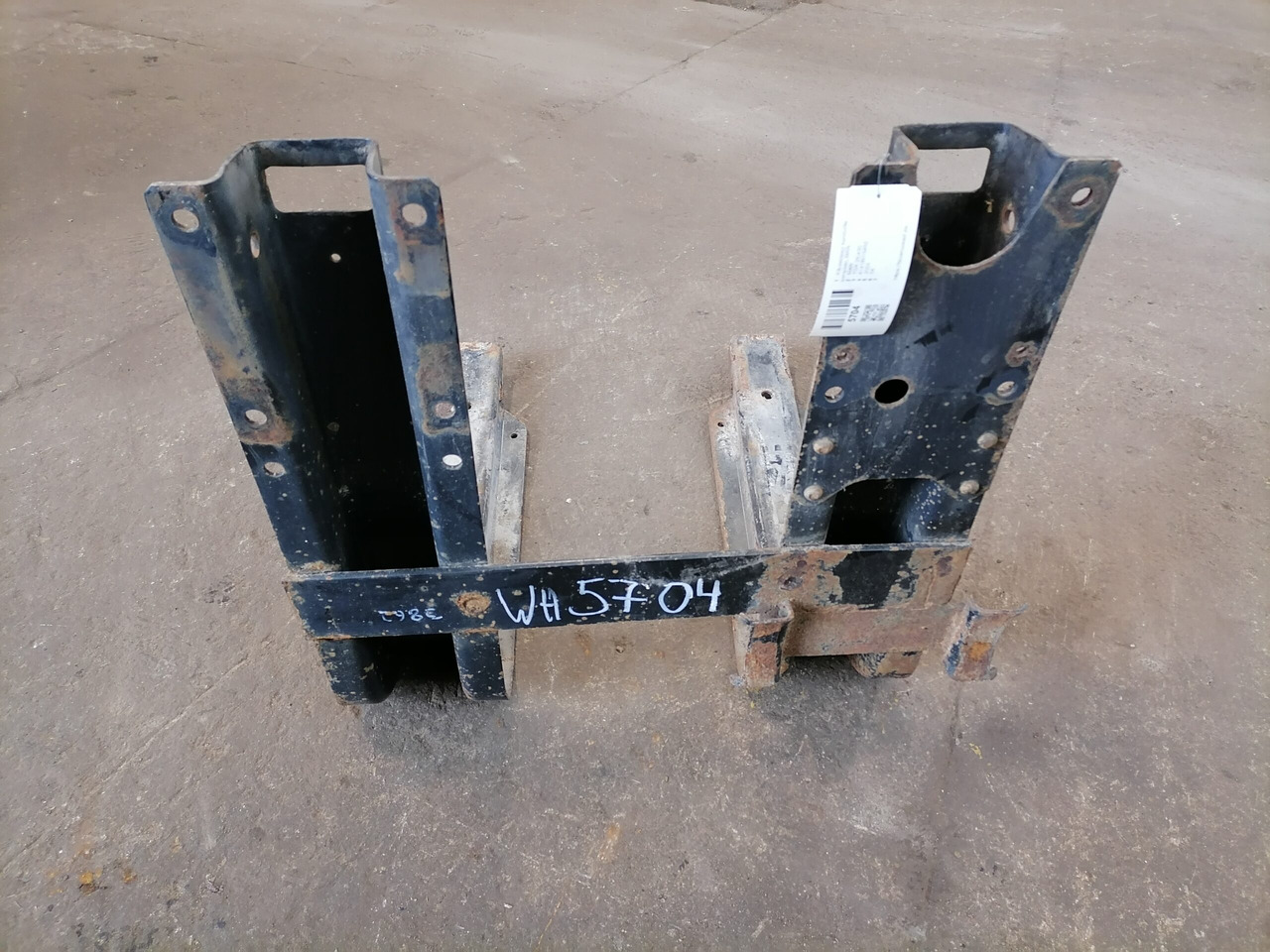 MAN Fuel tank bracket 81418015492 - 燃料箱 适用于 卡车:图3 MAN Fuel tank bracket 81418015492 - 燃料箱 适用于 卡车:图3