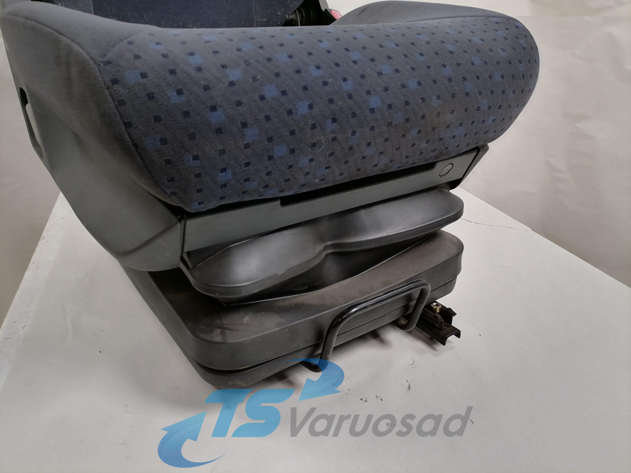 MAN Passenger seat 81623076150 - 座椅 适用于 卡车:图5 MAN Passenger seat 81623076150 - 座椅 适用于 卡车:图5